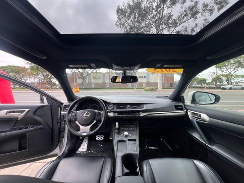 Used 2015 Lexus CT 200h w/ F Sport w/Nuluxe Interior FWD image 17