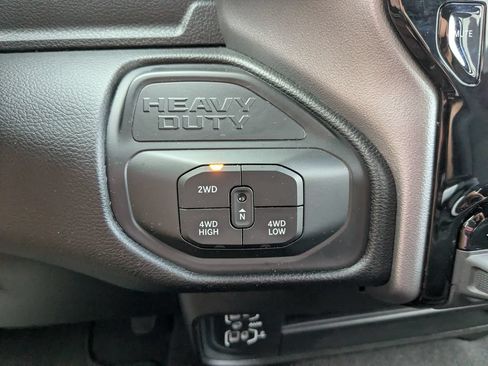 Used 2025 RAM 2500 Big Horn AWD/4WD image 27