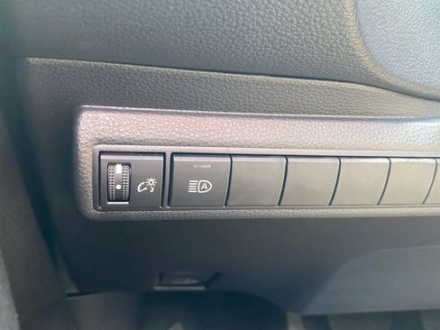 Used 2025 Toyota Corolla LE image 26