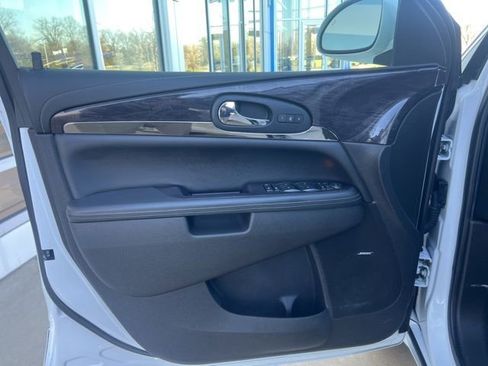 Used 2017 Buick Enclave Premium image 17