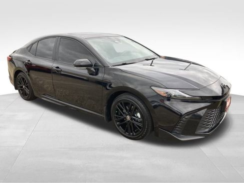 Used 2025 Toyota Camry SE image 7