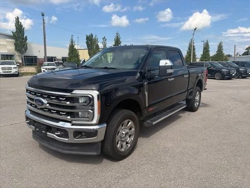 Used 2023 Ford F250 Lariat w/ Chrome Package AWD/4WD image 2