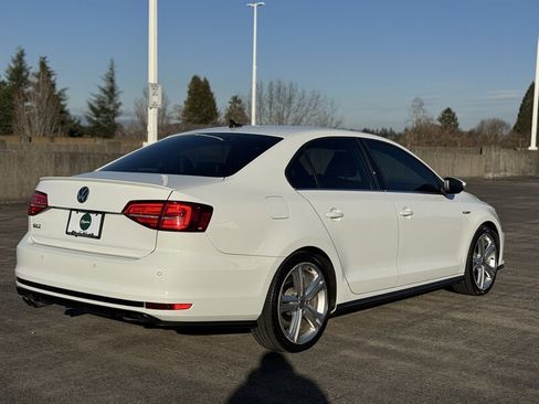 Used 2016 Volkswagen Jetta GLI SE image 5