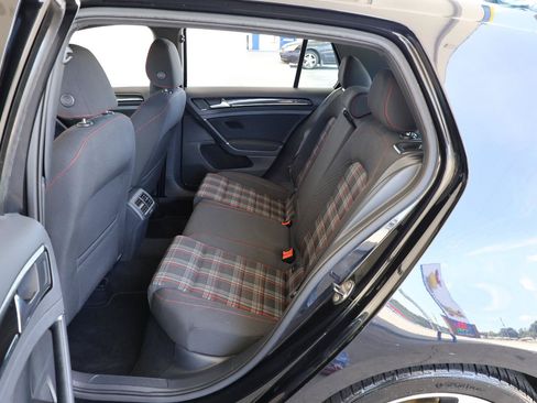 Used 2017 Volkswagen Golf 4-Door FWD image 21
