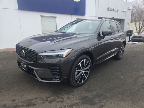 Certified 2025 Volvo XC60 B5 Plus image 2