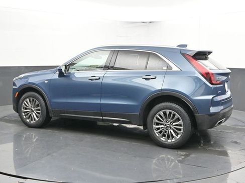 Used 2025 Cadillac XT4 Premium Luxury image 7