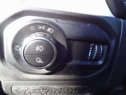 Used 2024 Jeep Gladiator Sport image 10