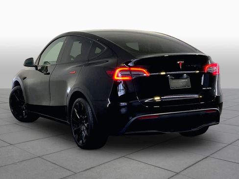 Used 2022 Tesla Model Y Long Range AWD/4WD image 11