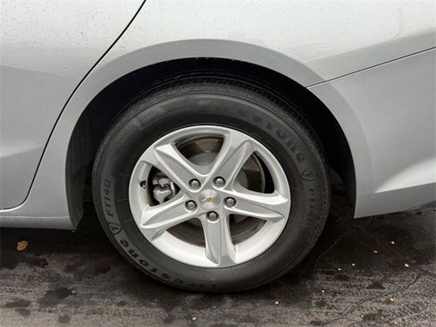 Used 2024 Chevrolet Malibu LT image 4
