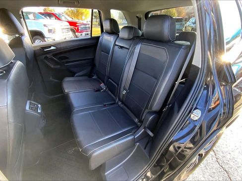 Used 2021 Volkswagen Tiguan SE image 20