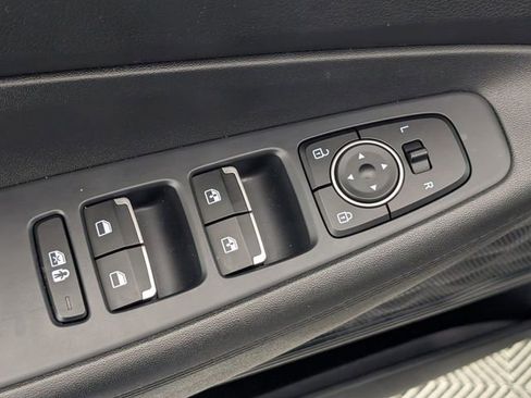 Used 2022 Hyundai Santa Fe SEL w/ Convenience Package FWD image 11