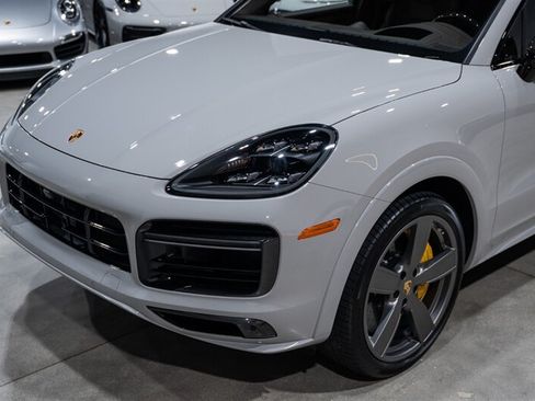 Used 2021 Porsche Cayenne Turbo AWD/4WD image 15