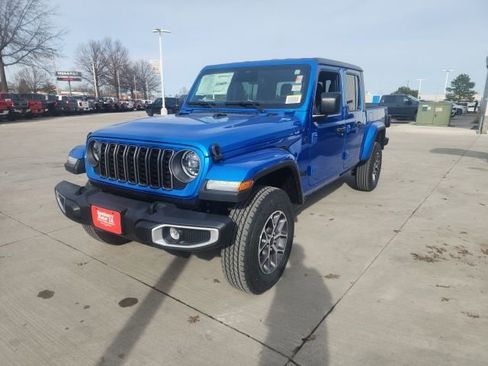 New 2026 Jeep Gladiator Sport AWD/4WD image 3
