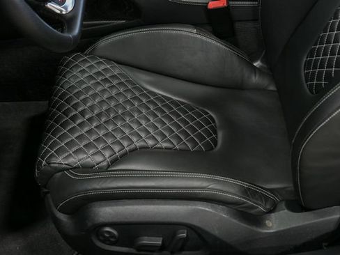 Used 2014 Audi R8 V10 image 21