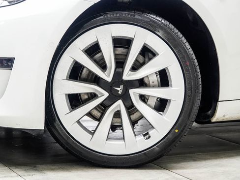 Used 2021 Tesla Model 3 Standard Range Plus image 3