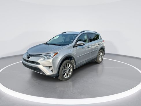 Used 2017 Toyota RAV4 Platinum FWD image 5