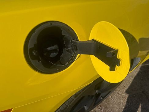 Used 2015 Chevrolet Camaro LT RWD image 11