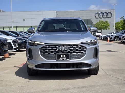 Used 2025 Audi Q5 Premium Plus w/ Premium Plus AWD/4WD image 4