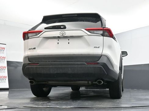 Used 2022 Toyota RAV4 XLE image 35