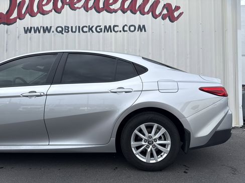 Used 2025 Toyota Camry LE image 2