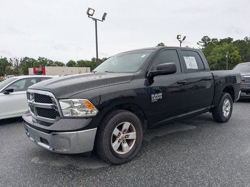 Used 2022 RAM 1500 Classic SLT image 7