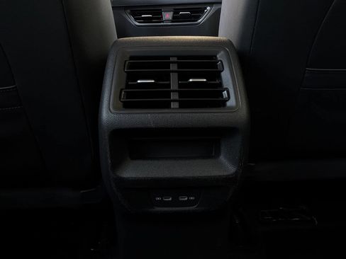 Used 2026 Volkswagen Tiguan SE FWD image 13