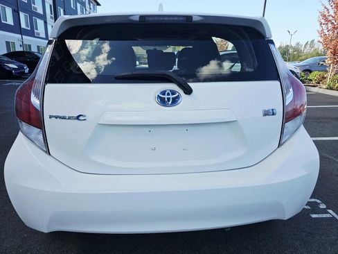 Used 2015 Toyota Prius C Two image 4