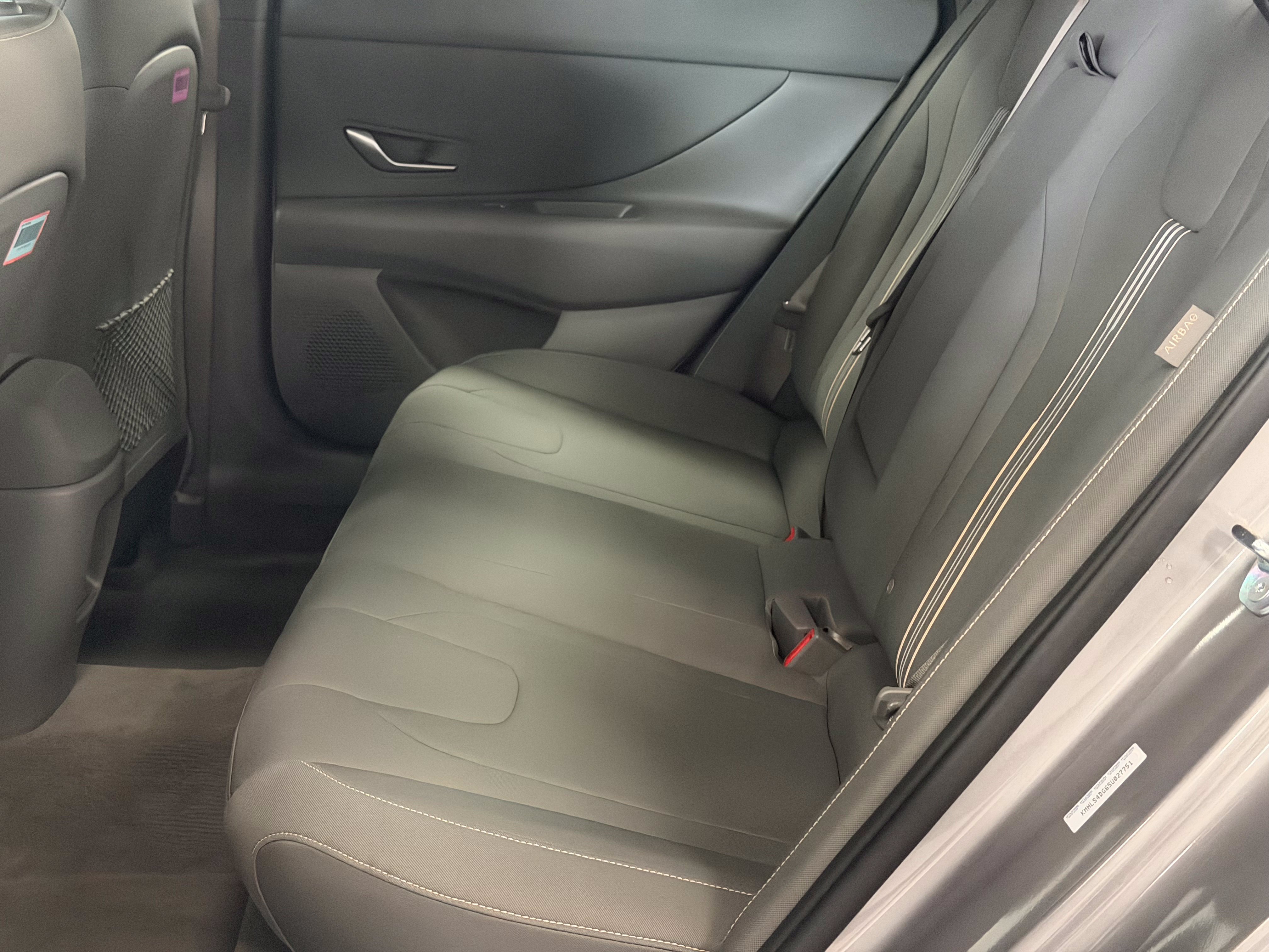 Used 2025 Hyundai Elantra SEL FWD image 24