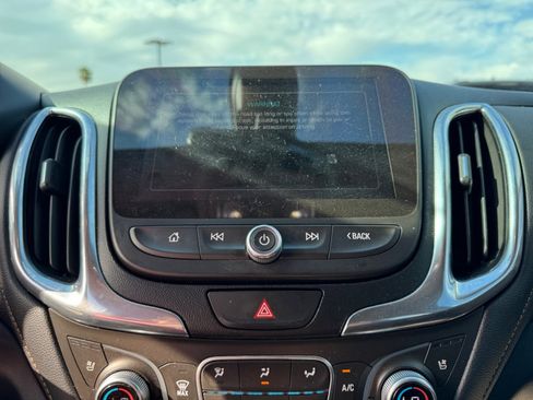 Used 2018 Chevrolet Equinox Premier image 21