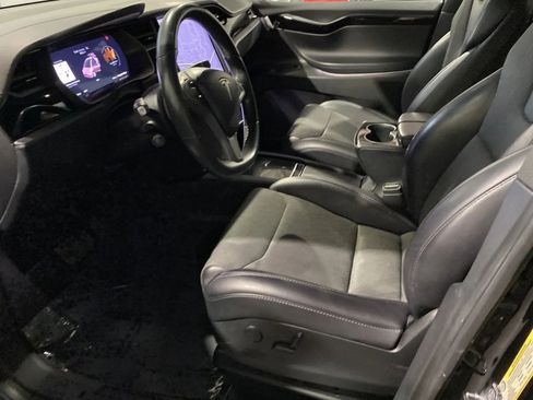Used 2018 Tesla Model X 75D image 11