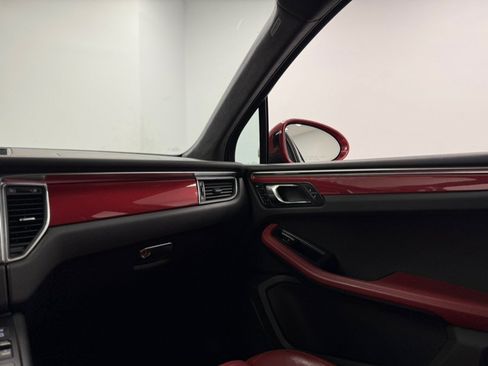 Used 2015 Porsche Macan Turbo w/ Premium Package Plus AWD/4WD image 65