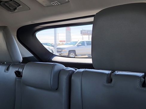 Used 2023 Toyota Highlander XLE AWD/4WD image 19