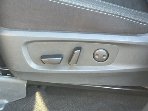 Used 2025 Nissan Pathfinder SV AWD/4WD image 23