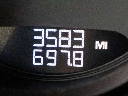 Used 2025 Porsche Macan image 31