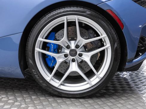 Used 2026 McLaren 750S Spider RWD image 40