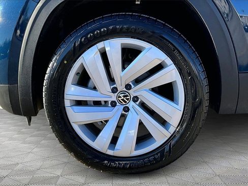 Used 2023 Volkswagen Atlas Cross Sport SE w/ Panoramic Sunroof Package image 9