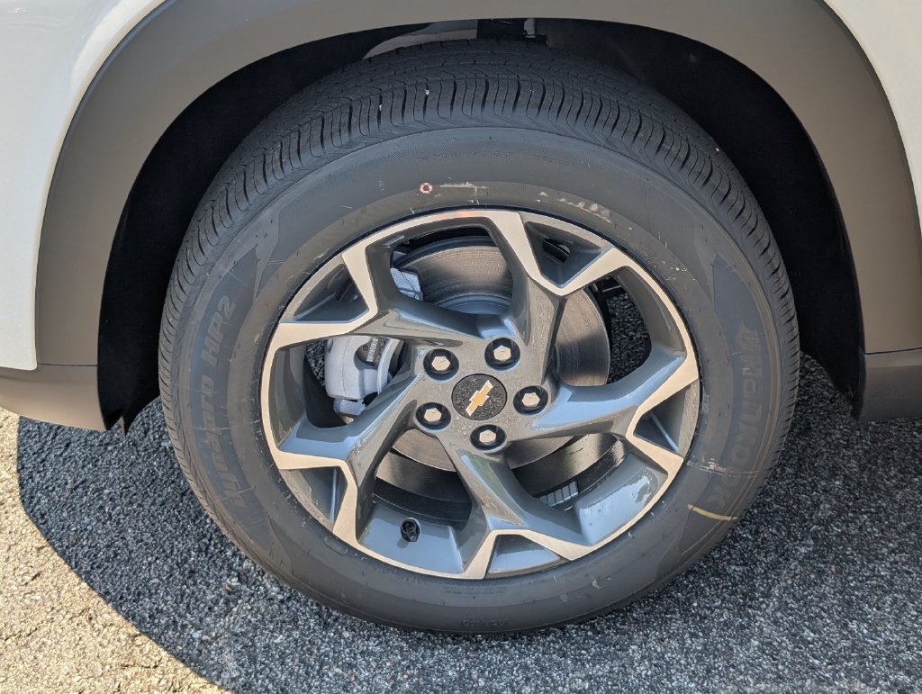 New 2026 Chevrolet Trax LT w/ LT Convenience Package FWD image 11