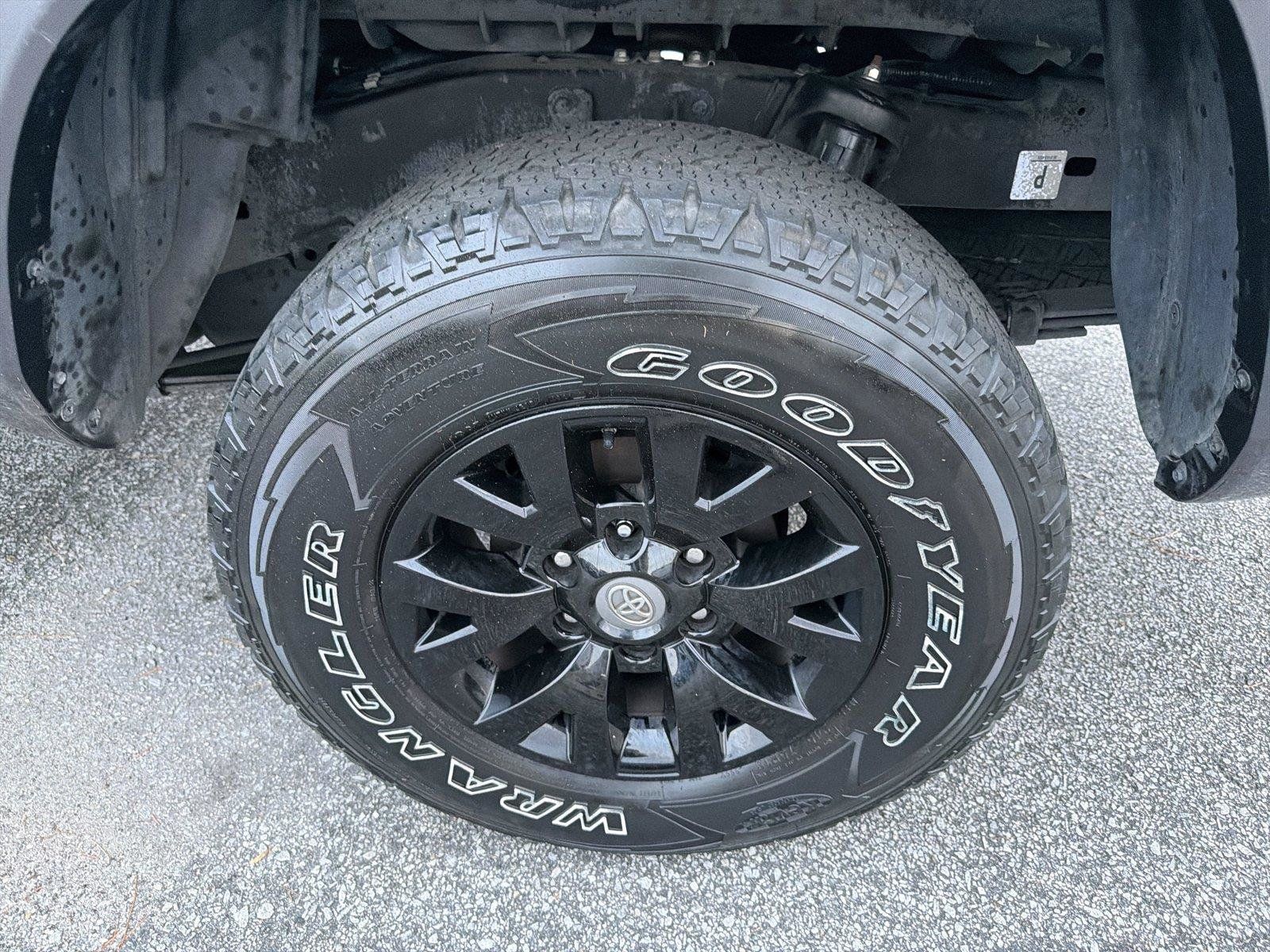 Used 2019 Toyota Tacoma SR5 RWD image 18