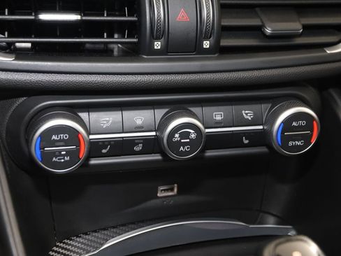 Used 2018 Alfa Romeo Giulia Quadrifoglio w/ Driver Assist Dynamic Package RWD image 28