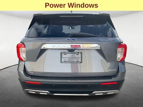 Used 2022 Ford Explorer XLT w/ Equipment Group 202A image 12