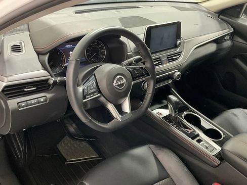 Used 2024 Nissan Altima 2.5 SR image 12