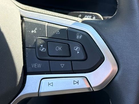 Used 2024 Volkswagen Atlas SE AWD/4WD image 31