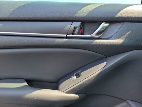 Used 2022 Honda Accord Sport image 12