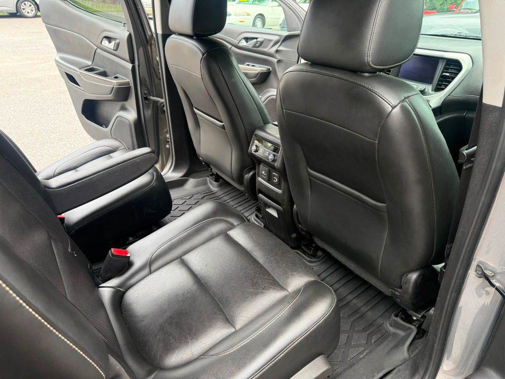 Used 2019 GMC Acadia SLT FWD image 25