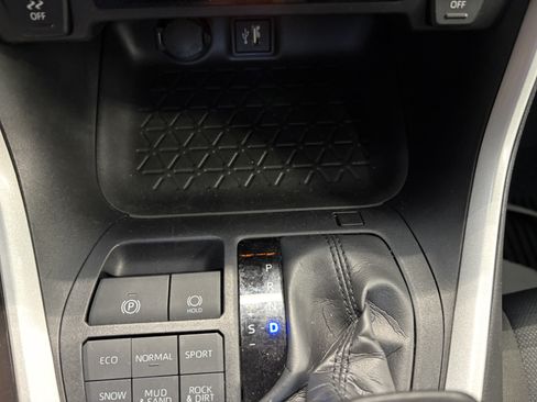 Certified 2025 Toyota RAV4 XLE AWD/4WD image 19