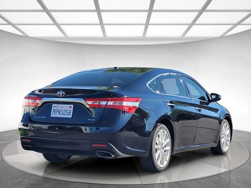 Used 2013 Toyota Avalon XLE Touring FWD image 4