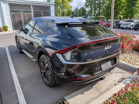Used 2024 Kia EV6 Wind w/ Wind Technology Package AWD/4WD image 4