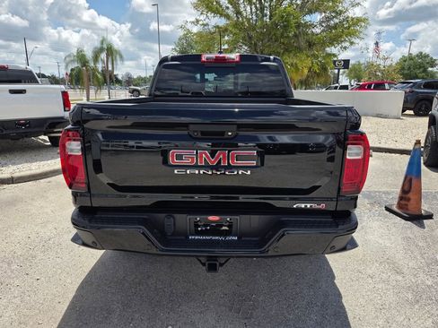 Used 2024 GMC Canyon AT4 w/ AT4 Premium Package AWD/4WD image 13