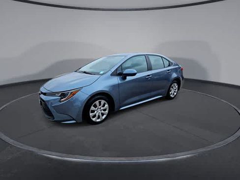 Used 2024 Toyota Corolla LE FWD image 4