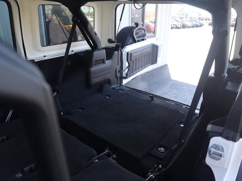 Used 2018 Jeep Wrangler Unlimited Sport S AWD/4WD image 42
